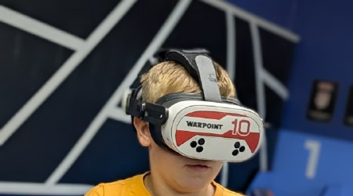 VR-move: игра в шлеме на площадке WARPOINT